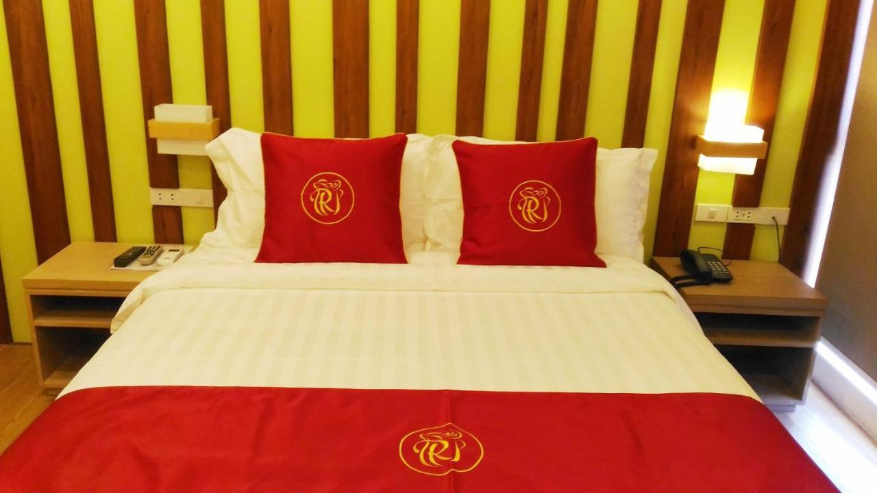 Hotel Rosita Lucena Exterior photo